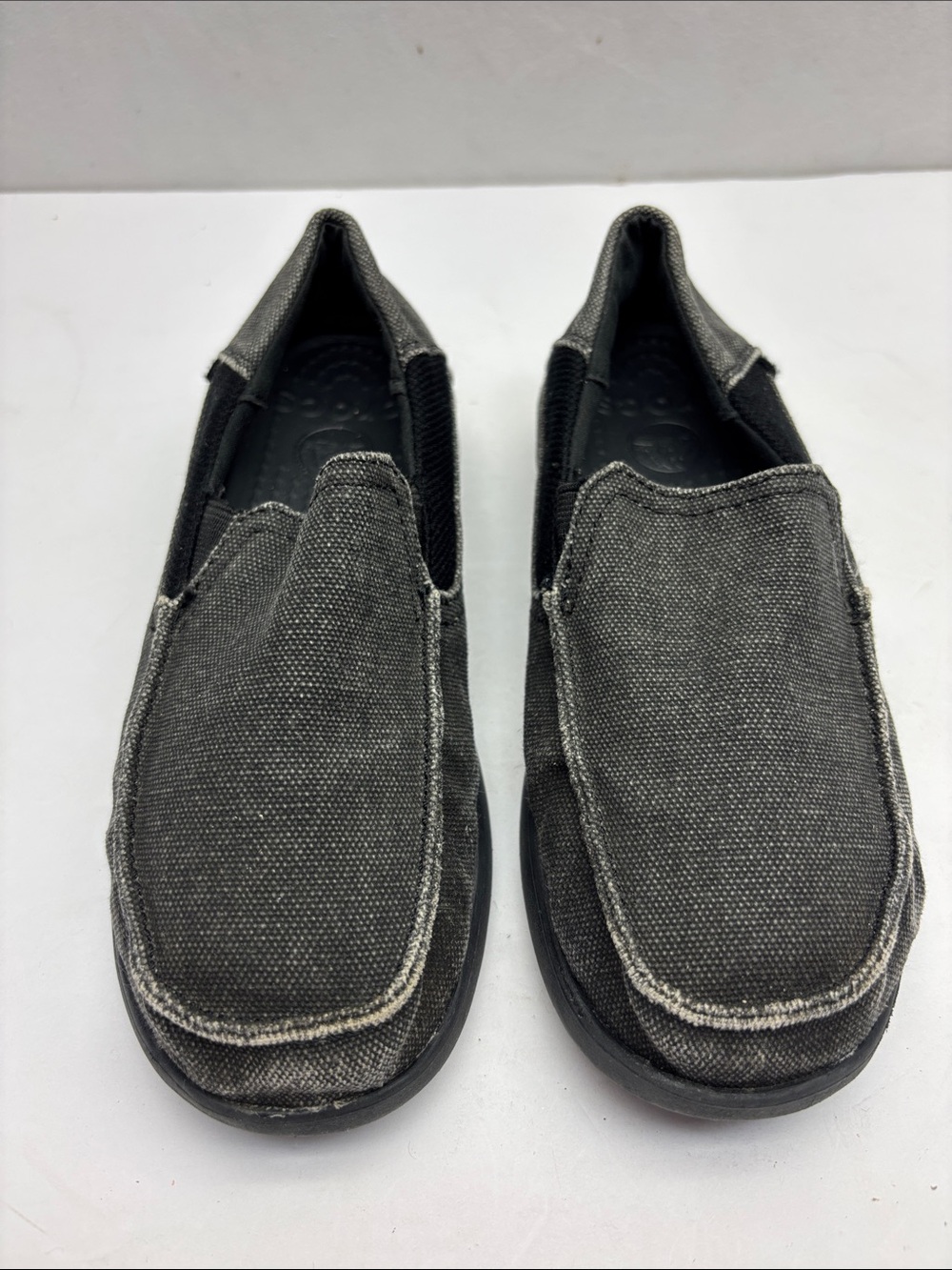 Crocs Casual Slip-On Canvas Shoes, SZ 2 for little boy, box 55